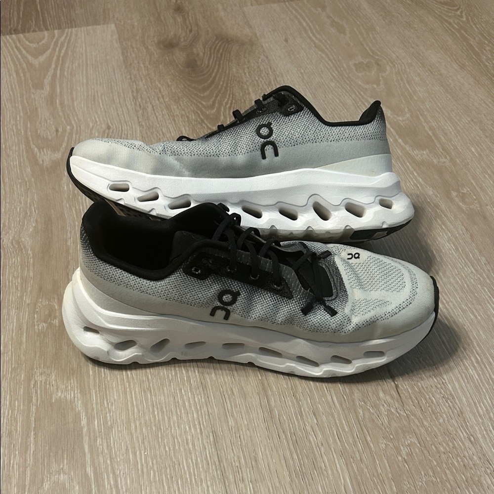 On Cloud Women’s Cloudtilt Cloudtecphase Running … - image 8